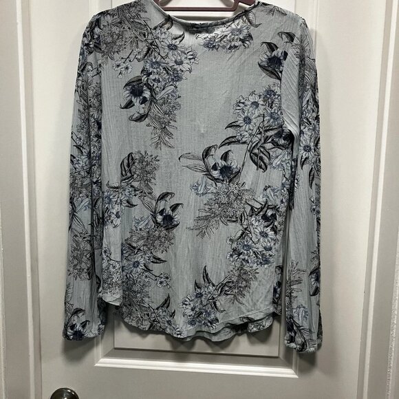 Lucky brand women’s size small long sleeve floral light blue peasant top - Picture 3 of 11